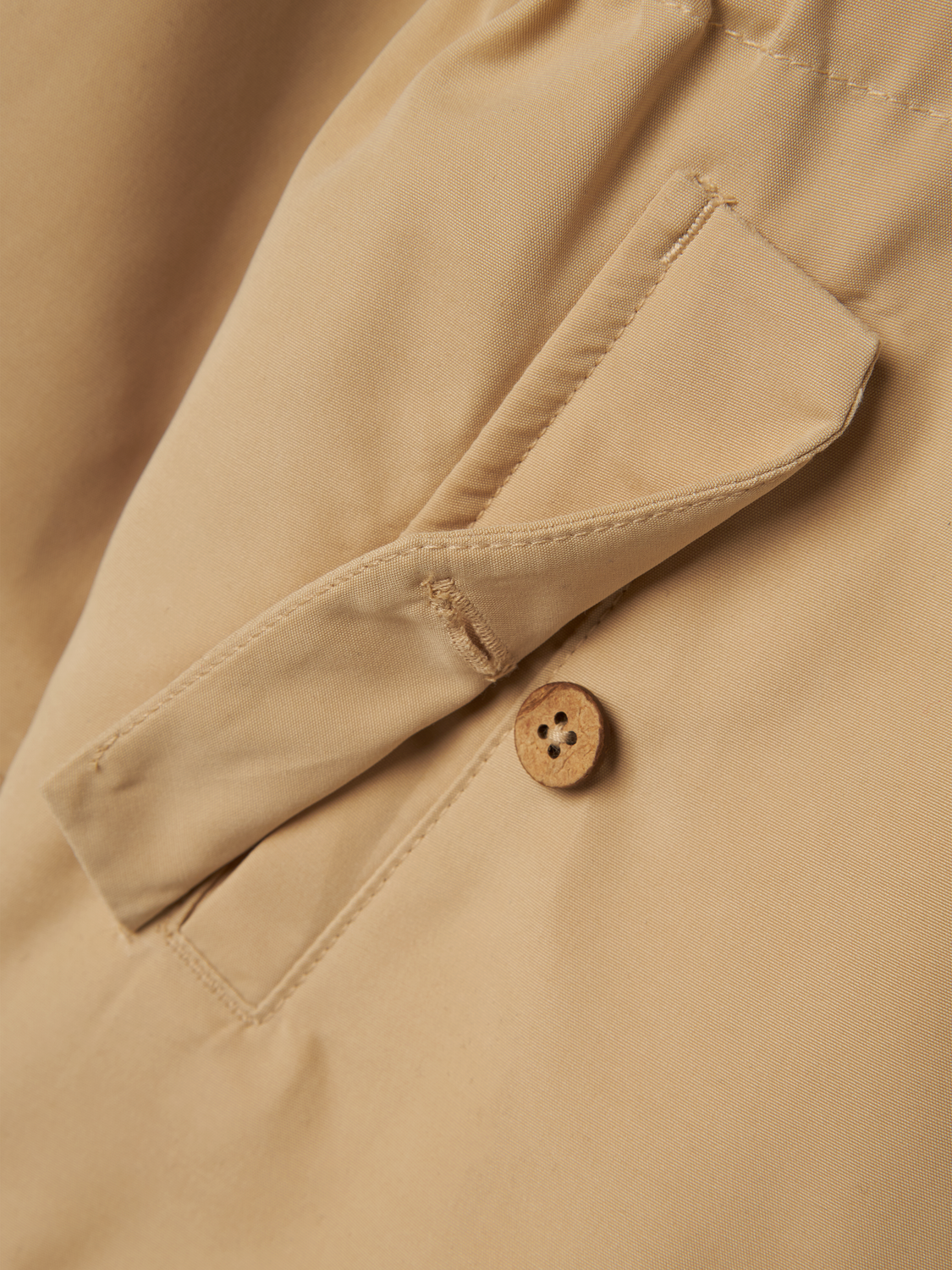 Neu - klassischer Trenchcoat von Lil Atelier